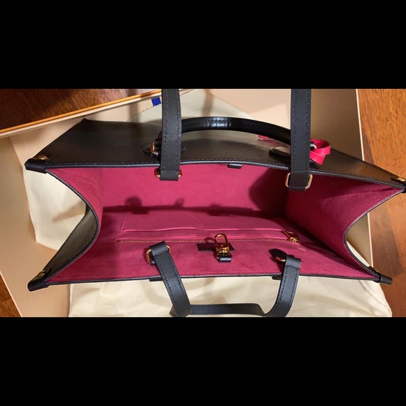 Authentic Louis Vuitton onthego mm epi black - Picture 5 of 6